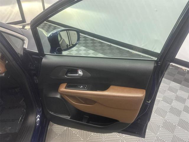 Photo of 2019 Jazz Blue Pearlcoat Chrysler Pacifica