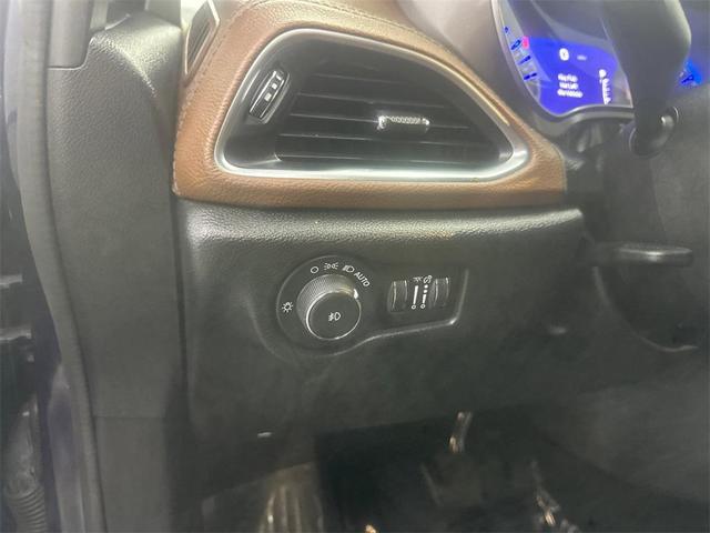 Photo of 2019 Jazz Blue Pearlcoat Chrysler Pacifica