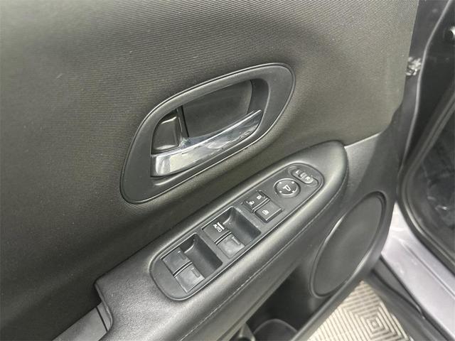 Photo of 2017 Modern Steel Metallic Honda HR-V