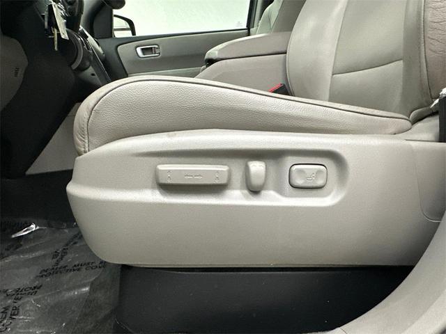 Photo of 2014 Crystal Black Pearl Honda Pilot