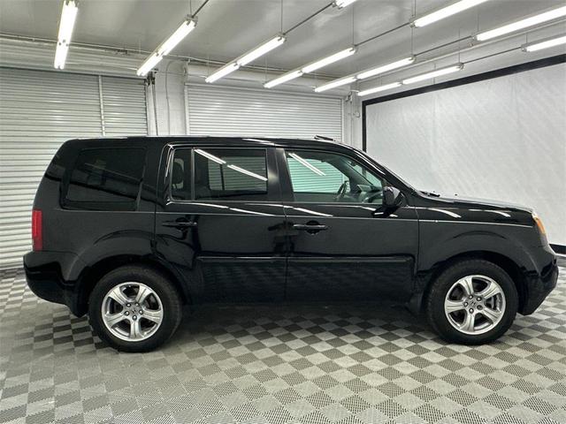Photo of 2014 Crystal Black Pearl Honda Pilot
