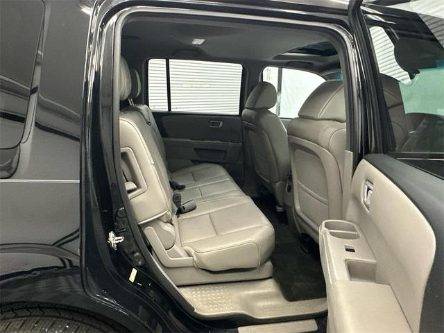 Photo of 2014 Crystal Black Pearl Honda Pilot