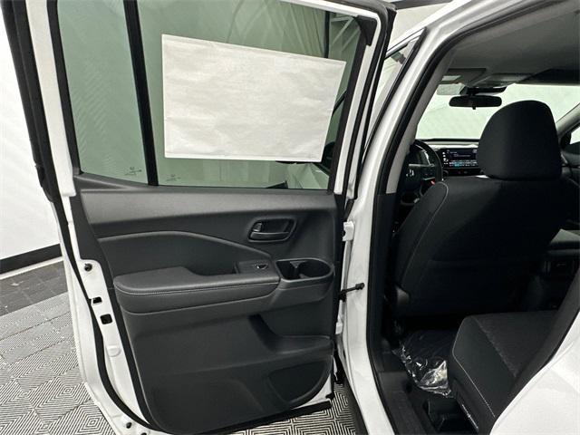 Photo of 2025 Platinum White Pearl Honda Ridgeline