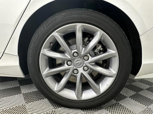Photo of 2023 Platinum White Pearl Acura TLX