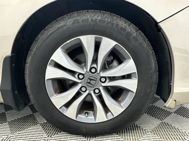 Photo of 2014 Champagne Frost Pearl Honda Accord