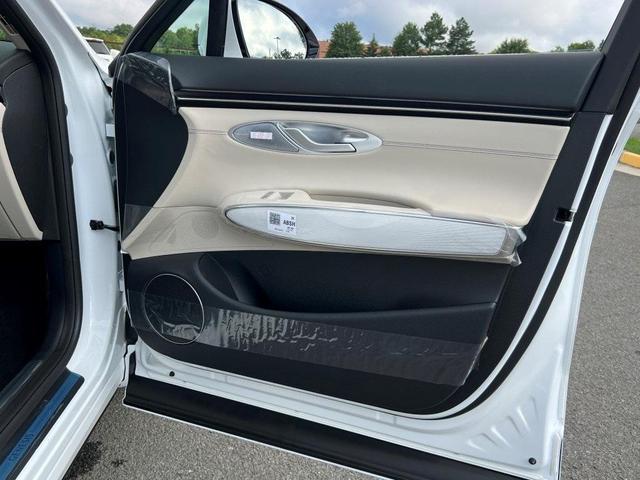 Photo of 2026 Alta White Genesis GV70