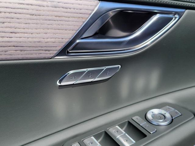 Photo of 2026 Alta White Genesis GV80