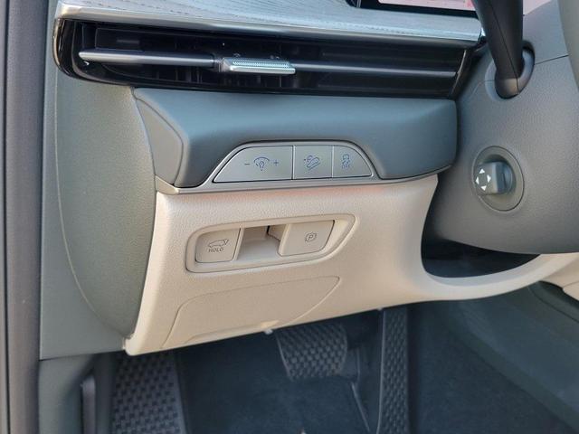 Photo of 2026 Alta White Genesis GV80