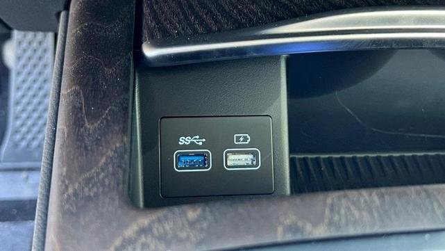 Photo of 2024 Black Genesis G80