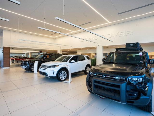 Photo of 2025 Santorini Black Metallic Land Rover Range Rover