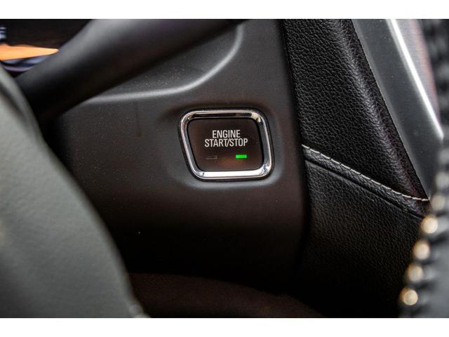 Photo of 2018 White Frost Tricoat GMC Acadia