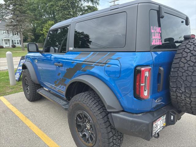 Photo of 2022 Velocity Blue Metallic Ford Bronco
