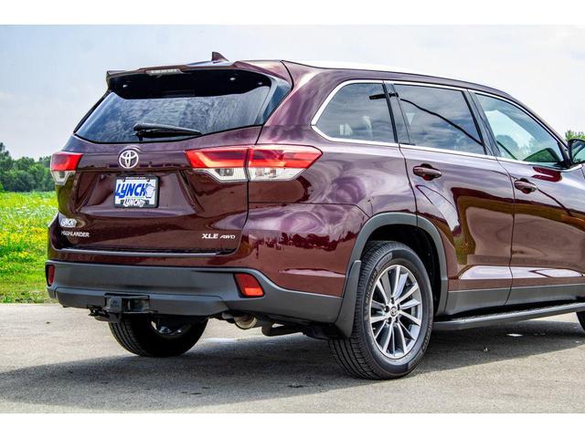 Photo of 2019 Ooh La La Rouge Mica Toyota Highlander