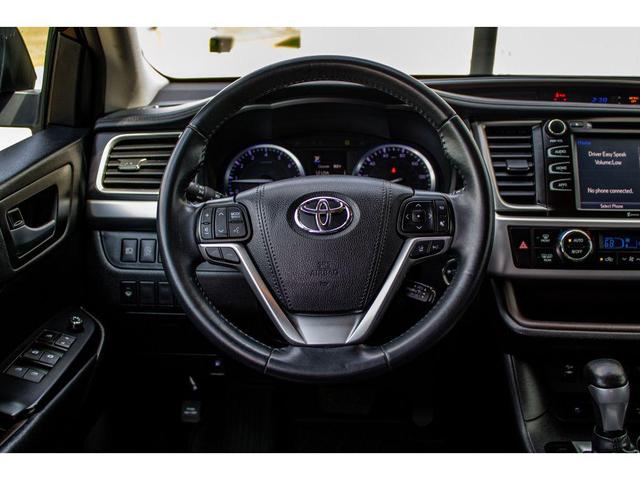 Photo of 2019 Ooh La La Rouge Mica Toyota Highlander