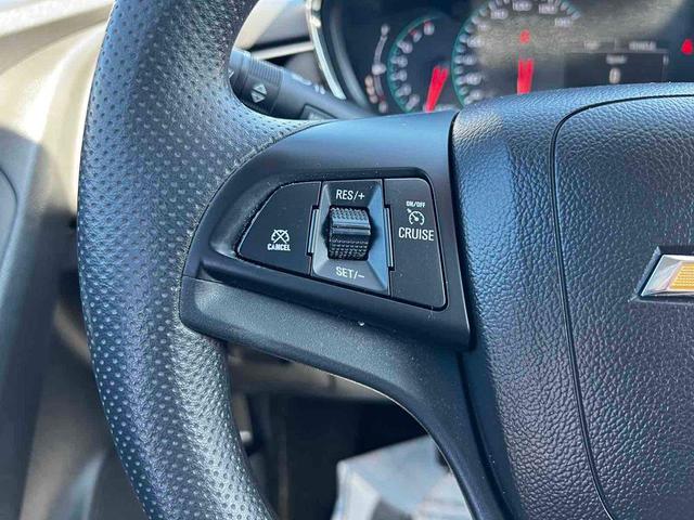 Photo of 2022 Summit White Chevrolet Trax