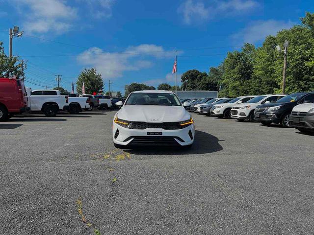 Photo of 2023 Glacial White Pearl Kia K5