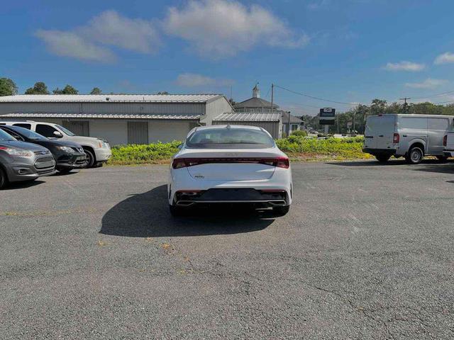 Photo of 2023 Glacial White Pearl Kia K5