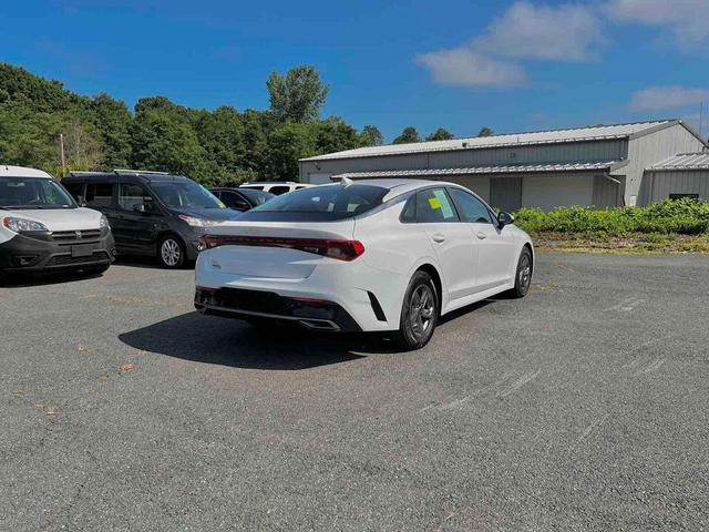 Photo of 2023 Glacial White Pearl Kia K5