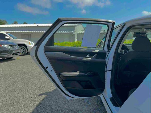 Photo of 2023 Glacial White Pearl Kia K5