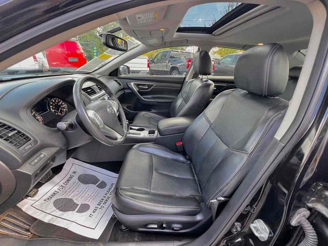 Photo of 2016 Super Black Nissan Altima