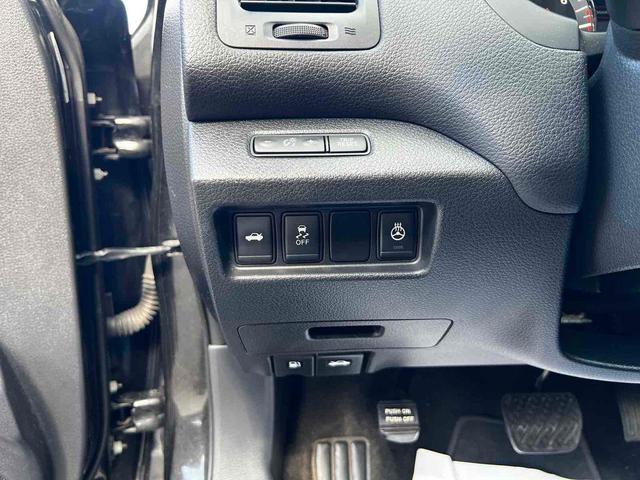 Photo of 2016 Super Black Nissan Altima