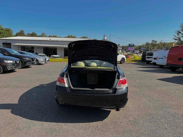 Photo of 2011 Crystal Black Pearl Honda Accord