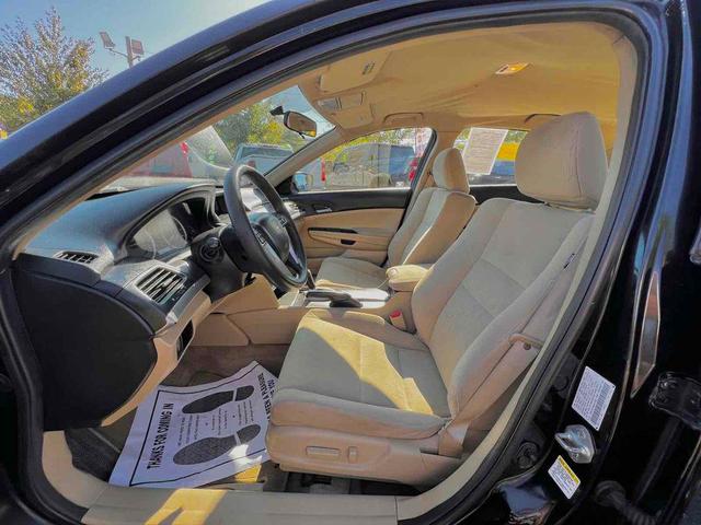Photo of 2011 Crystal Black Pearl Honda Accord