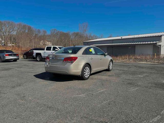Photo of 2014 Champagne Silver Metallic Chevrolet Cruze