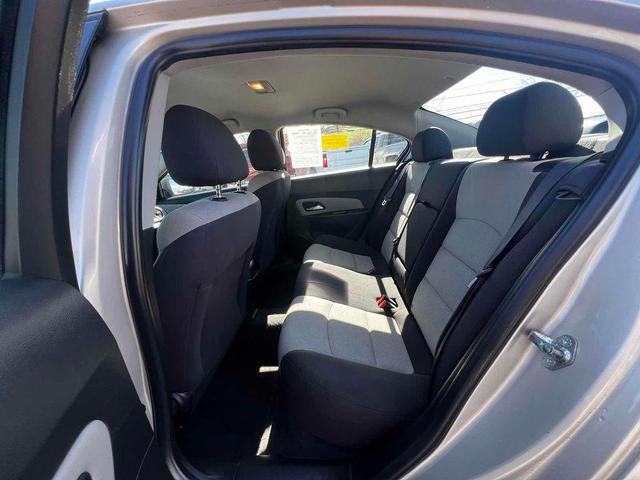 Photo of 2014 Champagne Silver Metallic Chevrolet Cruze