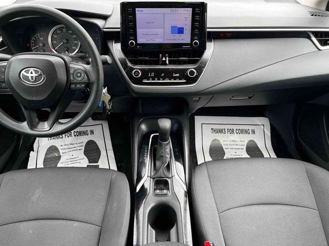 Photo of 2022 Classic Silver Metallic Toyota Corolla