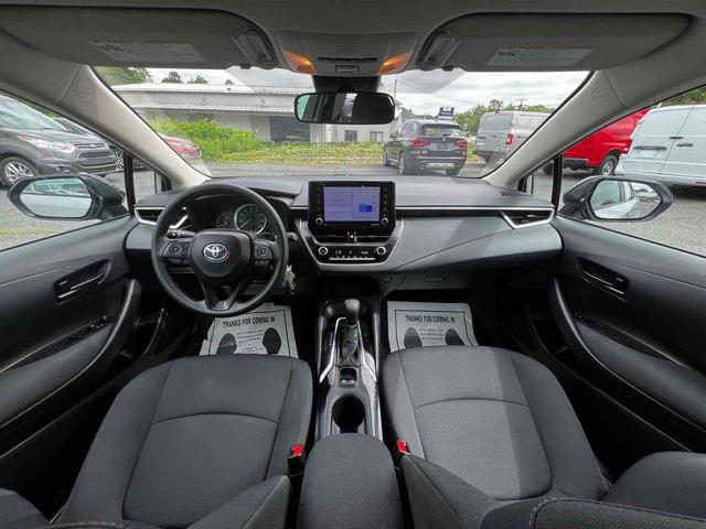 Photo of 2022 Classic Silver Metallic Toyota Corolla