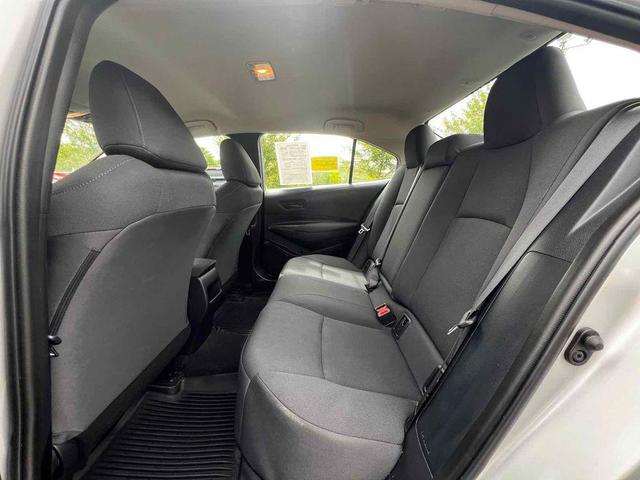 Photo of 2022 Classic Silver Metallic Toyota Corolla
