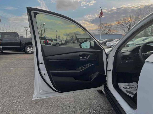 Photo of 2023 Platinum White Pearl Honda Accord