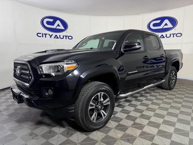Photo of 2019 Midnight Black Metallic Toyota Tacoma