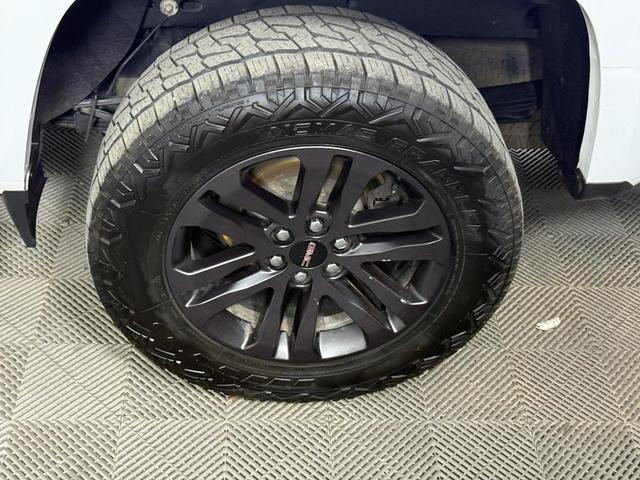 Photo of 2019 Summit White GMC Canyon
