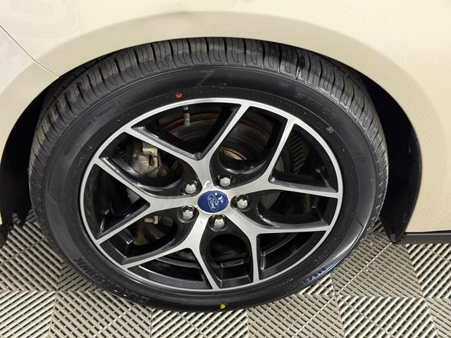 Photo of 2017 White Gold Metallic Ford Focus