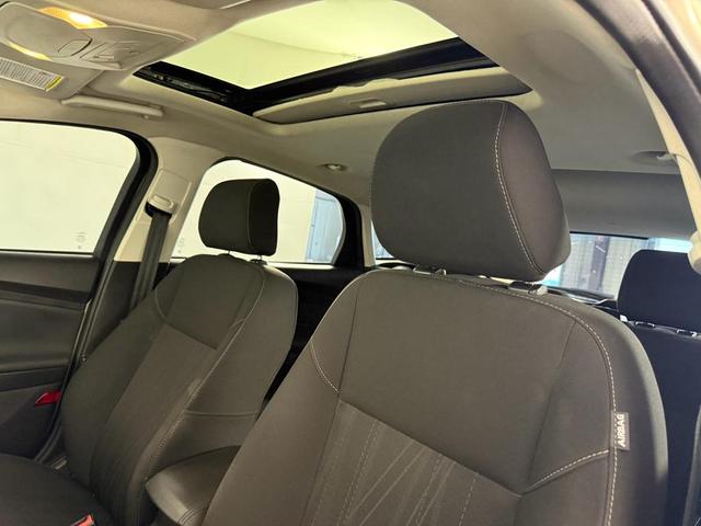 Photo of 2017 White Gold Metallic Ford Focus