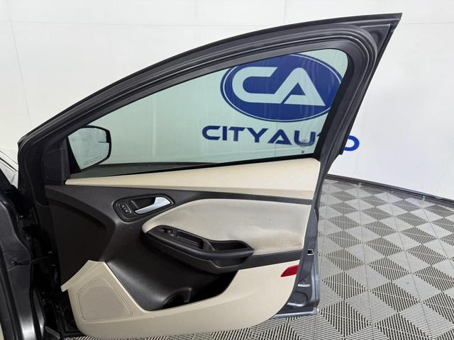 Photo of 2016 Magnetic Ford Focus