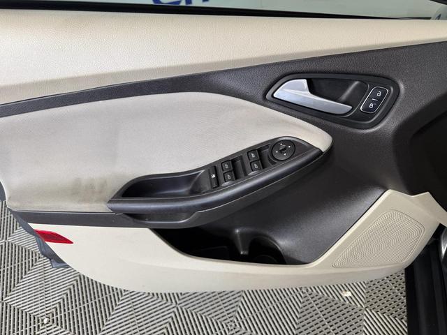 Photo of 2016 Magnetic Ford Focus