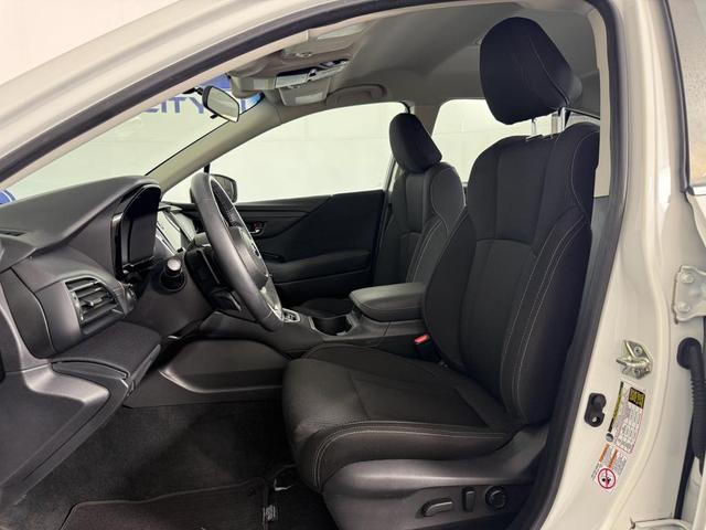 Photo of 2020 Crystal White Pearl Subaru Legacy