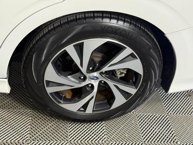 Photo of 2020 Crystal White Pearl Subaru Legacy