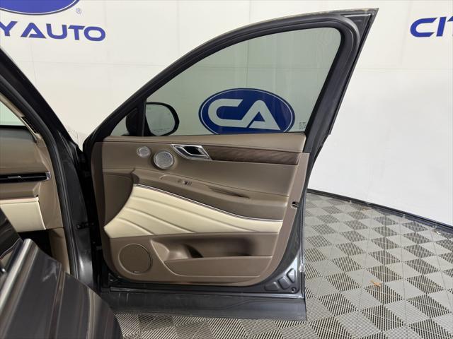 Photo of 2023 Himalayan Gray Genesis GV80