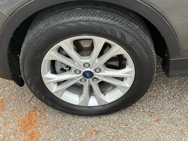 Photo of 2018 Magnetic Metallic Ford Escape