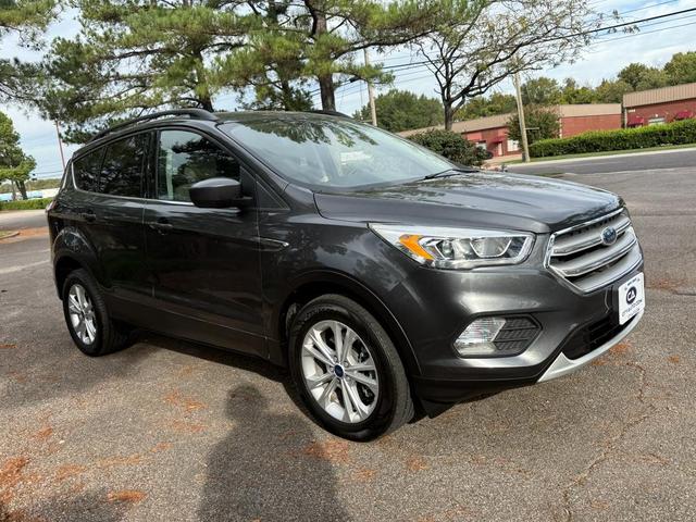 Photo of 2018 Magnetic Metallic Ford Escape
