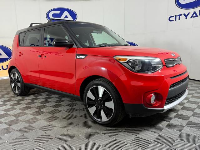 Photo of 2017 Inferno Red w/Black Roof Kia Soul