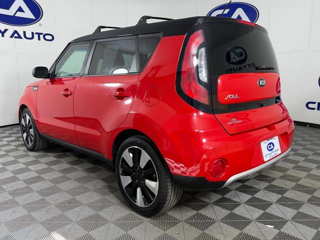 Photo of 2017 Inferno Red w/Black Roof Kia Soul