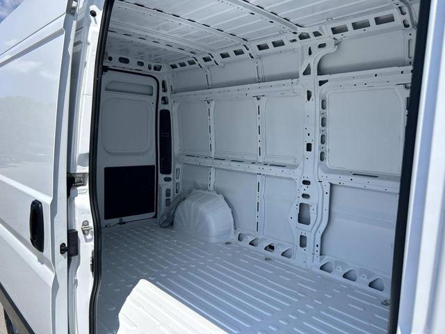 Photo of 2025 Bright White Clearcoat RAM ProMaster 2500