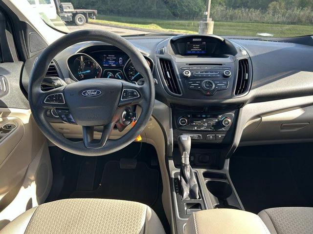 Photo of 2017 Oxford White Ford Escape
