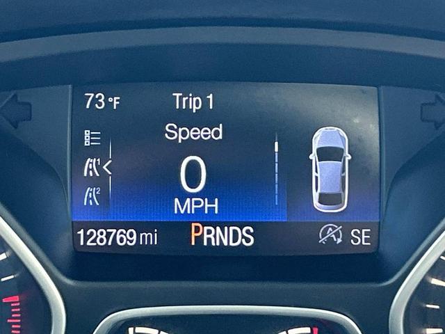 Photo of 2017 Oxford White Ford Escape
