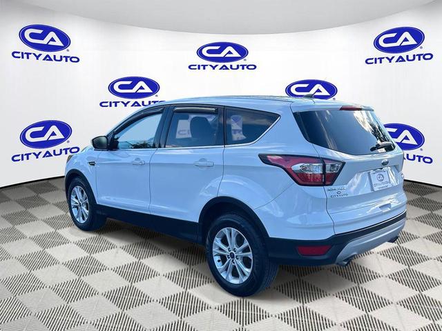 Photo of 2017 Oxford White Ford Escape